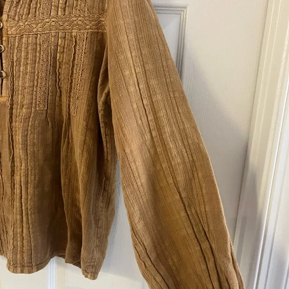 Anthropologie
Eze Sur Mer ochre long balloon sleeve peasant top. Size XS. EUC - Picture 5 of 7